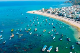 Nhơn Hải mùa nước cạn - Vẻ đẹp nguyên sơ giữa lòng biển