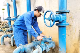 Thiết bị cung cấp nước xuống cấp.