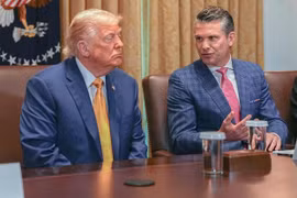 Tổng thống Mỹ Donald Trump và Bộ trưởng Quốc phòng Mỹ Pete Hegseth tại Nhà Trắng hôm 8.7.