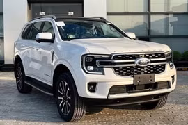 Everest đang bán tại Việt Nam chỉ có cấu hình máy dầu.