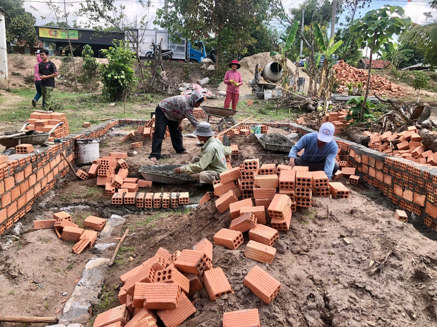 Xã Hà Tây đã khởi công được 50/69 nhà trong Chương trình xóa nhà tạm, nhà dột nát. Ảnh: Lê Nam kon-so-lang.jpg