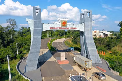 Tăng đầu tư hạ tầng, phát triển thương mại biên giới