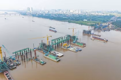 Cầu Trần Hưng Đạo thi công 'thần tốc', dựng vòm thép chỉ sau 8 tháng khởi công