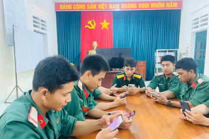 Đẩy mạnh phong trào “Bình dân học vụ số” trong các đơn vị quân đội 