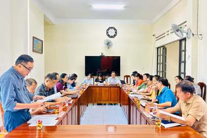 Đoàn số 3 - Đoàn liên ngành bảo đảm ATTP trong dịp Tết Trung thu năm 2026 làm việc với Ban Chỉ đạo liên ngành về ATTP phường Diên Hồng. Ảnh: Như Nguyện