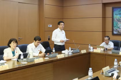 Hoàn thiện quy định pháp luật về đất đai, nhà ở, bảo đảm quyền lợi người dân