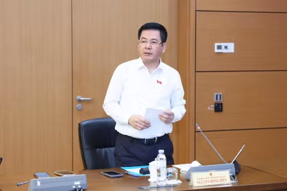 Tăng cường giám sát, bảo vệ nhà đầu tư chứng khoán