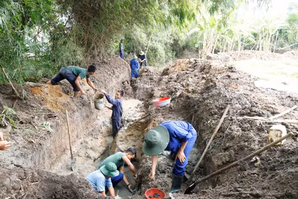 Quy tập hài cốt liệt sĩ tại phường An Nhơn Bắc từ nguồn tin do người dân cung cấp.