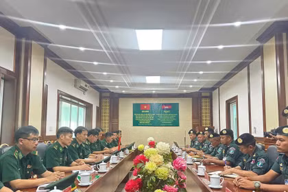 Đồn Biên phòng Cửa khẩu Quốc tế Lệ Thanh hội đàm với lực lượng bảo vệ biên giới Campuchia