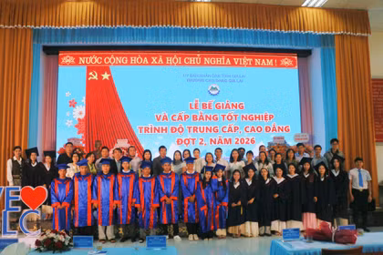 Trường Cao đẳng Gia Lai trao bằng tốt nghiệp cho hơn 301 sinh viên