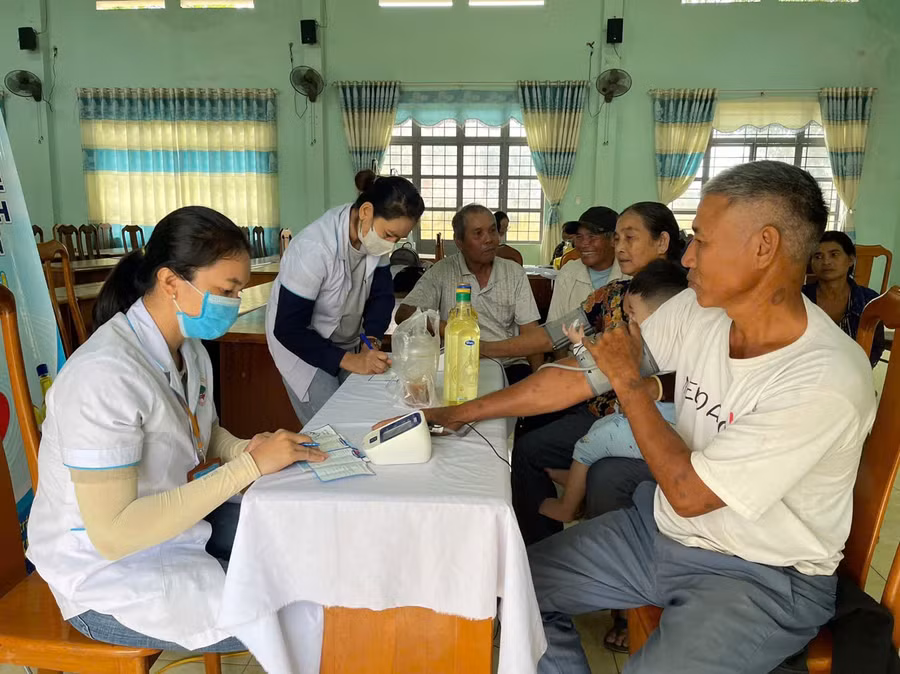 nguoi-dan-xa-ia-broai-tham-gia-chuong-trinh-tu-van-suc-khoe-tim-mach-mien-phi-do-trung-tam-y-te-huyen-phoi-hop-trien-khai-anh-vu-chi.jpg
