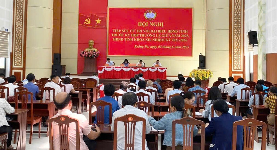 Scène de la rencontre avec les électeurs du district de Krong Pa. Photo : Thanh Tam gen-n-z6670575705684-068f011b51cf0283ea5111a80f1821bd.jpg