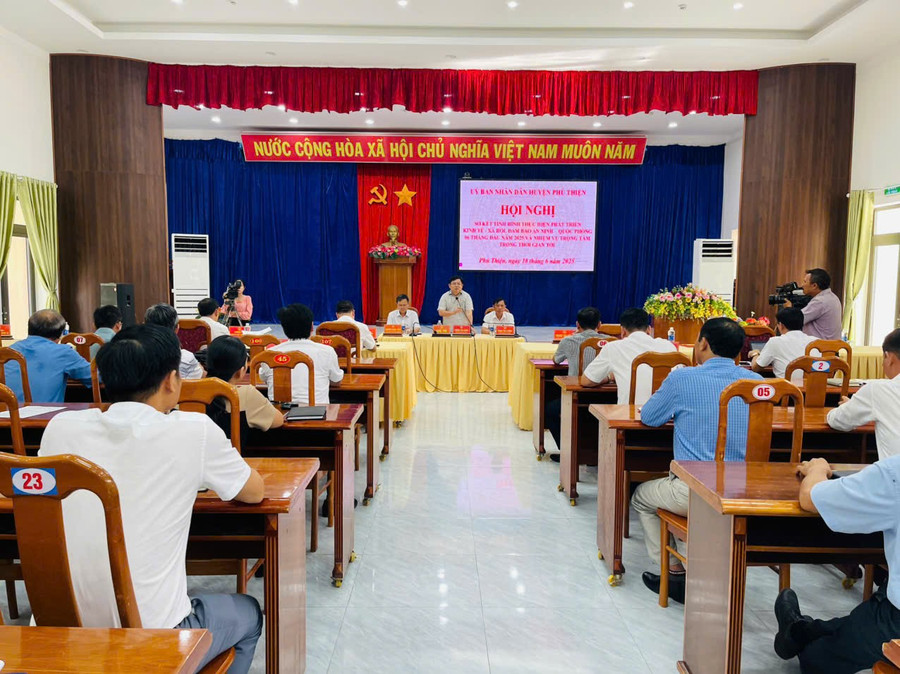 Quang cảnh hội nghị sơ kết 6 tháng đầu năm huyện Phú Thiện. Ảnh: Vũ Chi gen-h-z6718068153334-317bbdaba0e582e28a604add5558a0c6.jpg