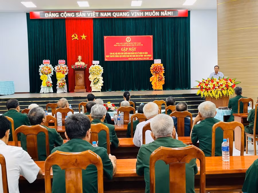 quang-canh-buoi-gap-mat-can-bo-hoi-vien-cuu-chien-binh-tai-thi-xa-ayun-pa-nhan-ky-niem-35-nam-ngay-thanh-lap-hoi-cuu-chien-binh-viet-nam-anh-vu-chi.jpg