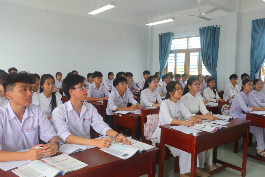 Nghị quyết có ý nghĩa quan trọng trong việc hoàn thiện cơ chế quản lý tài chính giáo dục. Ảnh: Hồ Điểm img-9800.jpg