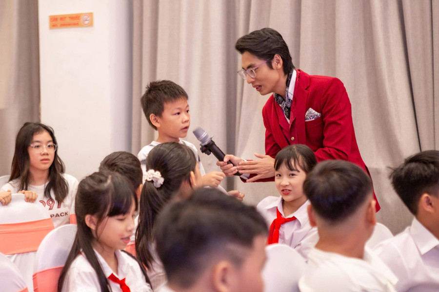 Chương trình “Vì con cần có mẹ” do Trung tâm Kỹ năng sống SDEE tổ chức ngày 10.8. Ảnh: Hồ Điệp 44.jpg