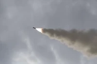 Iran phóng loạt tên lửa thế hệ mới vào các mục tiêu Mỹ, Israel