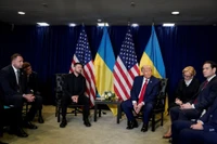 Tổng thống Mỹ Donald Trump và Tổng thống Ukraine Zelensky trong một cuộc gặp bên lề Đại hội đồng Liên hiệp quốc. Ảnh: Reuters
