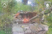 UAV cảm tử Ukraine tập kích 2 xe tăng T-72 của Nga.