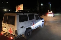 Hội Chữ thập đỏ vận chuyển thi thể của con tin bị giam giữ tại Gaza sau khi được Hamas trao trả theo thỏa thuận với Israel. Ảnh: Reuters