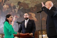 Bà Delcy Rodriguez trong một cuộc trả lời phỏng vấn báo chí ở Caracas. Ảnh: THX/TTXVN