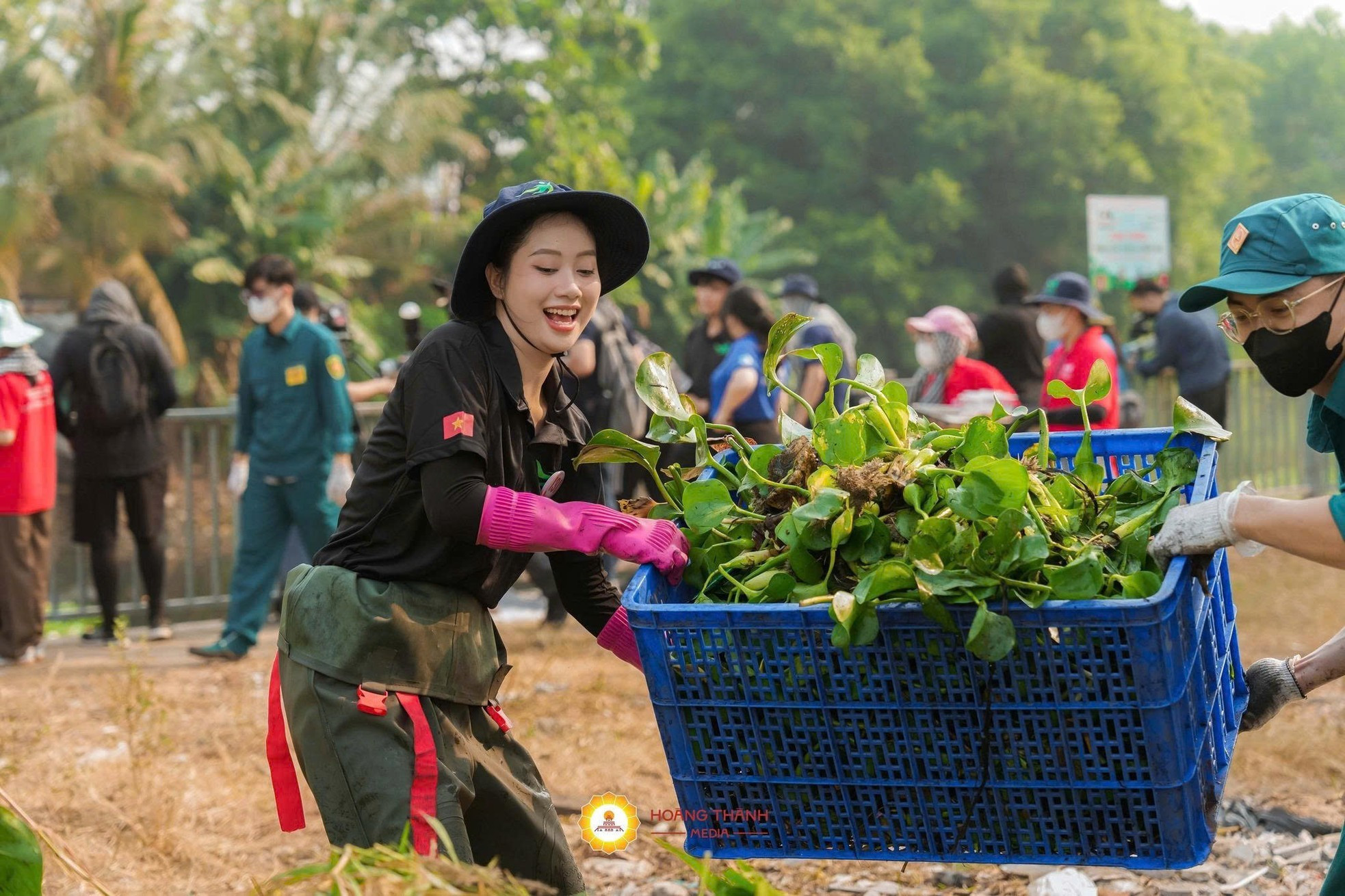 Lần đầu tiên trong lịch sử 37 năm, cuộc thi Hoa hậu Việt Nam ra mắt sêri truyền hình thực tế. Các tập truyền hình thực tế đều mang theo gửi gắm của BTC về việc góp phần quảng bá vẻ đẹp thiên nhiên, văn hóa, con người Việt Nam khi thí sinh tham gia các hoạt động tại nhiều địa điểm đặc biệt trên cả nước như TPHCM, Quảng Trị, Huế, Hà Nội… Hoa hậu Việt Nam 2024 bên cạnh chọn ra Hoa hậu và hai Á hậu còn tìm kiếm bốn Đại sứ ở các lĩnh vực: Nhân ái, Môi trường & Du lịch, Truyền thông & Nghệ thuật, Thời trang & Thể thao. Lần đầu tiên trong lịch sử 37 năm, cuộc thi Hoa hậu Việt Nam ra mắt sêri truyền hình thực tế. Các tập truyền hình thực tế đều mang theo gửi gắm của BTC về việc góp phần quảng bá vẻ đẹp thiên nhiên, văn hóa, con người Việt Nam khi thí sinh tham gia các hoạt động tại nhiều địa điểm đặc biệt trên cả nước như TPHCM, Quảng Trị, Huế, Hà Nội… Hoa hậu Việt Nam 2024 bên cạnh chọn ra Hoa hậu và hai Á hậu còn tìm kiếm bốn Đại sứ ở các lĩnh vực: Nhân ái, Môi trường & Du lịch, Truyền thông & Nghệ thuật, Thời trang & Thể thao.