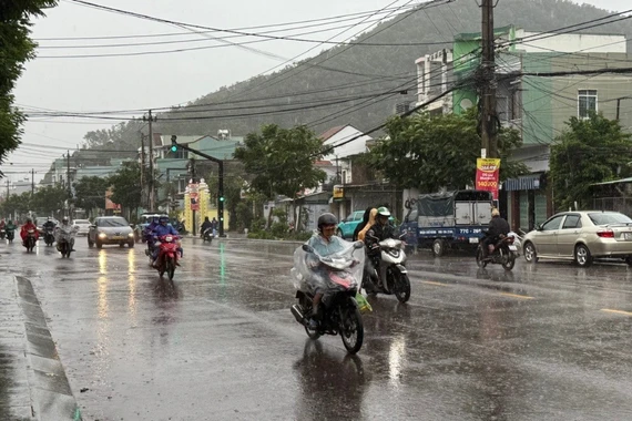 Vùng biển Gia Lai sóng cao 3-5 m, phía Đông tỉnh mưa vừa đến mưa to