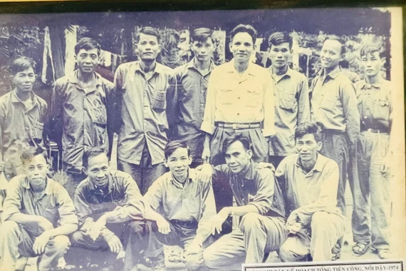 Chuyện về người kết nạp tôi vào Đảng