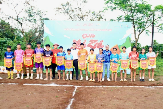 Khai mạc Giải bóng đá Thanh thiếu niên miền núi tranh Cúp Zai Zai