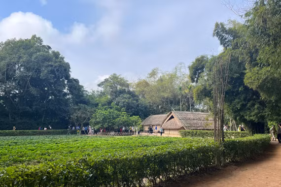 Chạm vào bình yên nơi quê Bác