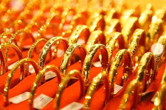 Cập nhật giá vàng trưa 7-7: Tiếp tục giảm nửa triệu đồng mỗi lượng