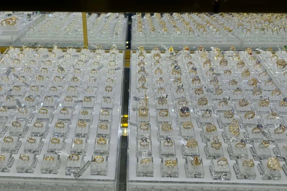 Giá vàng ngày 20-3 tiếp tục giảm sâu 3,9 triệu đồng mỗi lượng