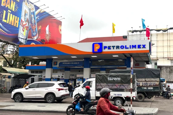 Xăng dầu đảo chiều giảm giá mạnh từ chiều 25-3