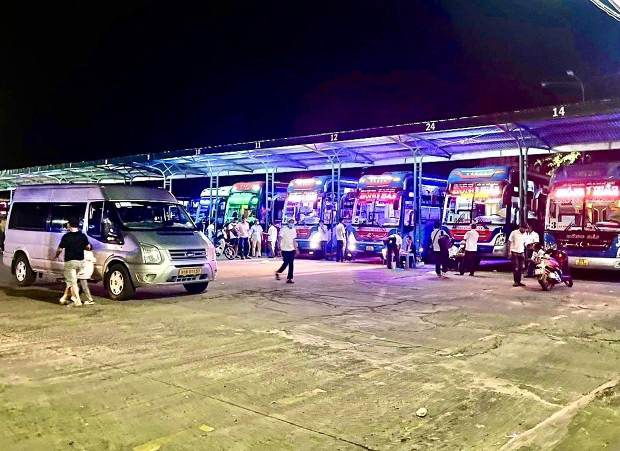 Antalet passagerare som reser från Ho Chi Minh-staden, Hanoi, Da Nang, Hue till Gia Lai ökar gradvis under dagarna inför Tet. Foto: Minh Phuong 3mp.jpg