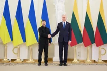 Tổng thống Ukraine Volodymyr Zelensky hội đàm với Tổng thống Litva Gitanas Nauseda tại thủ đô Vilnius. Ảnh: X