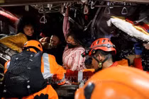 Hai tàu hỏa va chạm gần thủ đô Indonesia, hơn 80 người thương vong