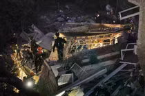 Tin thế giới sáng 6-4: Mỹ nhắc lại thời hạn chót mở lại eo biển Hormuz