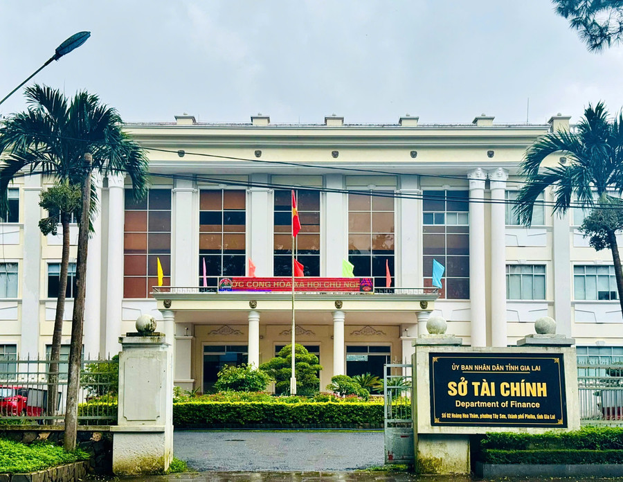 Trụ sở Sở Tài chính (cũ) được bố trí là nơi làm việc bộ phận thường trực của một số đơn vị: Sở Tài chính, Sở Dân tộc và Tôn giáo, Sở Công thương, Sở Nội vụ. Ảnh: T.N anh-tru-so-so-tai-chinh.jpg