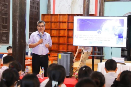 Hơn 100 sinh viên tham gia chương trình “Ứng dụng AI trong học tập và nghiên cứu ngôn ngữ”