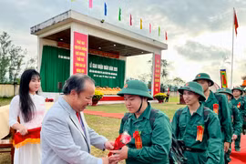 Phó Bí thư Tỉnh ủy Châu Ngọc Tuấn nhấn mạnh tinh thần sẵn sàng lên đường nhập ngũ của các thanh niên