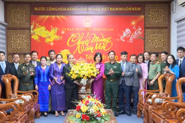 Đoàn đại biểu tỉnh Ratanakiri (Vương quốc Campuchia) thăm, chúc Tết tỉnh Gia Lai.