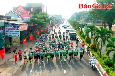 Hào hứng chạy đồng hành “Vì bình yên biên giới”