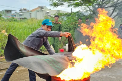 Công an TP. Pleiku và Ia Pa huấn luyện phòng cháy, chữa cháy