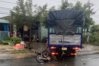 Kbang: 1 người tử vong do điều khiển xe gắn máy vượt xe ô tô tải không đảm bảo an toàn