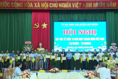 Chư Prông và Kông Chro tọa đàm, gặp mặt các doanh nghiệp, hợp tác xã