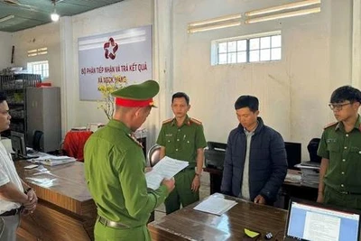 Kon Tum: Bắt giam cán bộ địa chính xã để điều tra hành vi nhận hối lộ