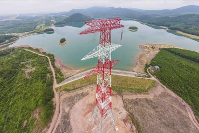 Trên đại công trường 500kV mạch 3 - Bài 2: 'Người nhện' trên trụ điện cao nhất đường dây 500kV