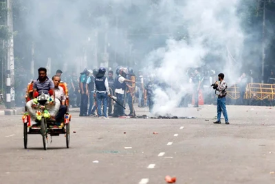 Chính phủ Bangladesh ban hành lệnh giới nghiêm toàn quốc vì bạo loạn nghiêm trọng