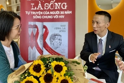 30 năm sống chung với HIV