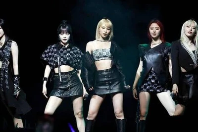 'Em gái BTS' bị chê hát thảm họa tại Coachella 2024